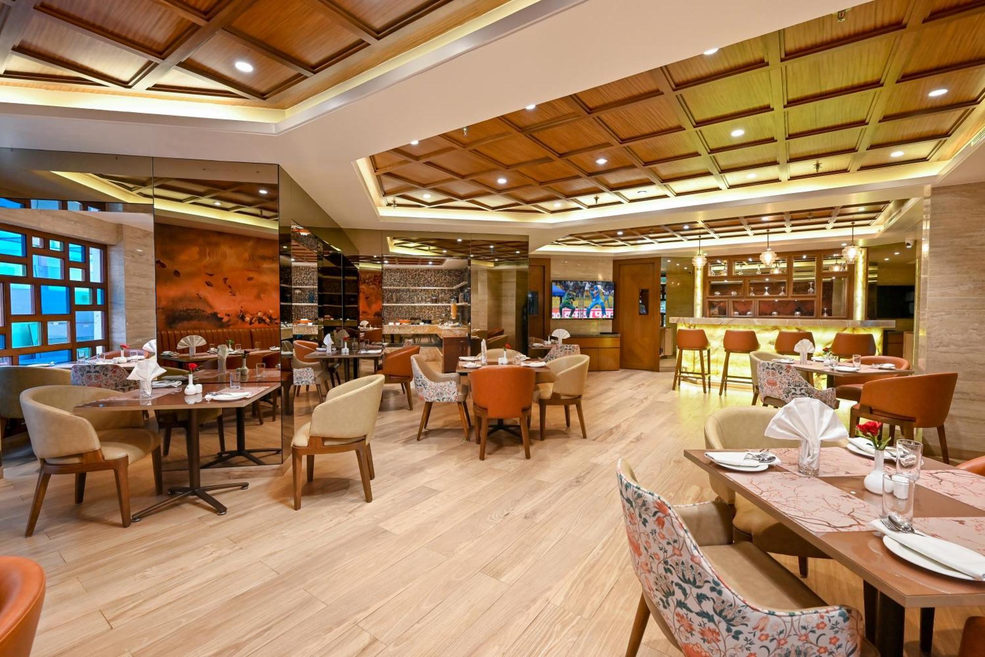 โรงแรมมหาราชา รีเจนซี ซาตารา ภายนอก รูปภาพ