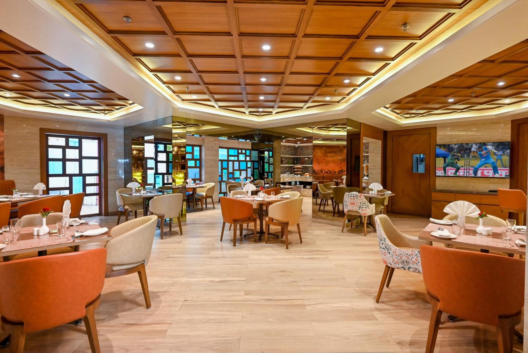 โรงแรมมหาราชา รีเจนซี ซาตารา ภายนอก รูปภาพ